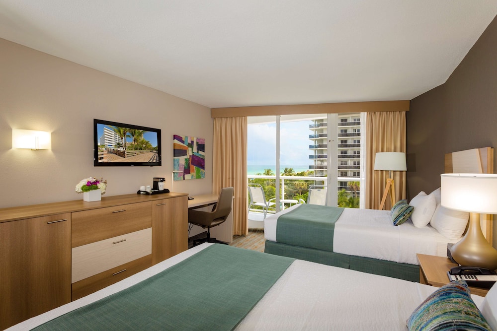 Standard Room, 2 Double Beds, Refrigerator, Ocean View - Photo 5
