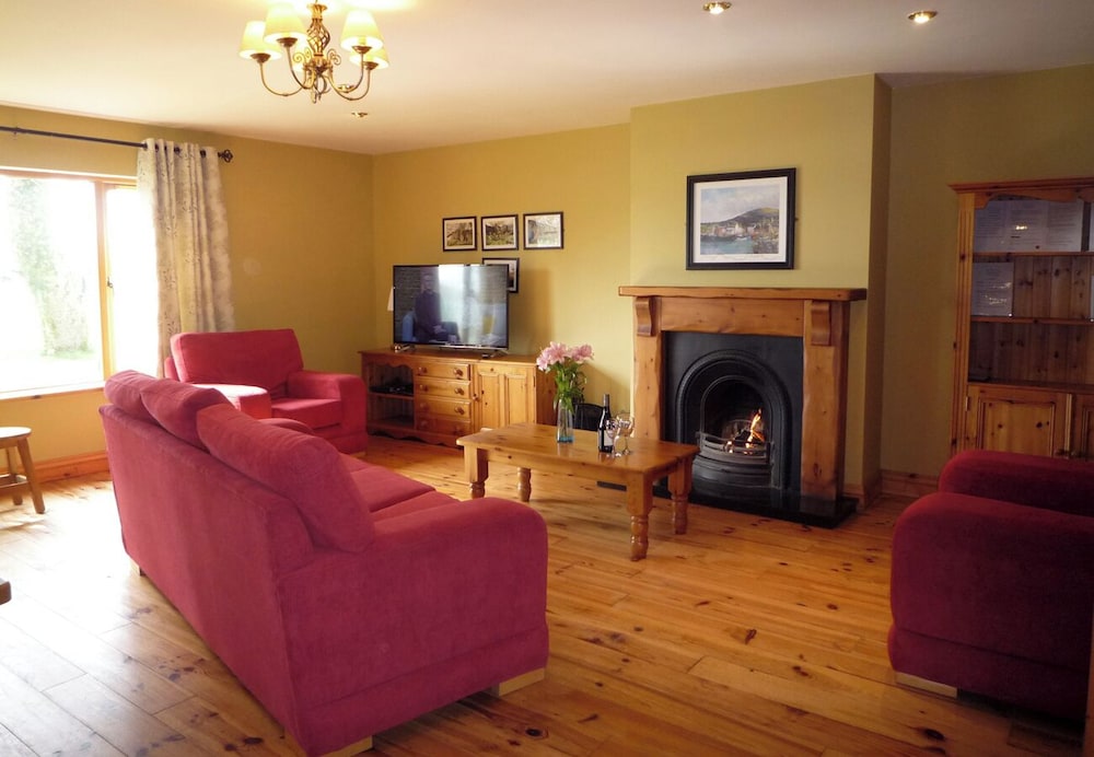 Dingle Courtyard Cottages (3Bed - Sleeps 6)