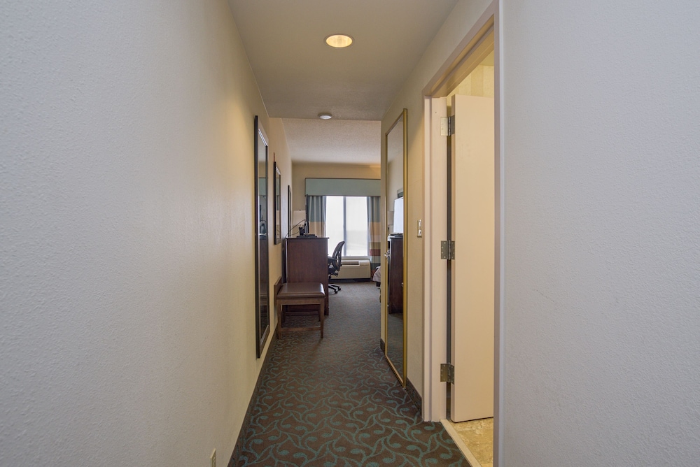 Room, 1 King Bed, Accessible, Non Smoking photo 3
