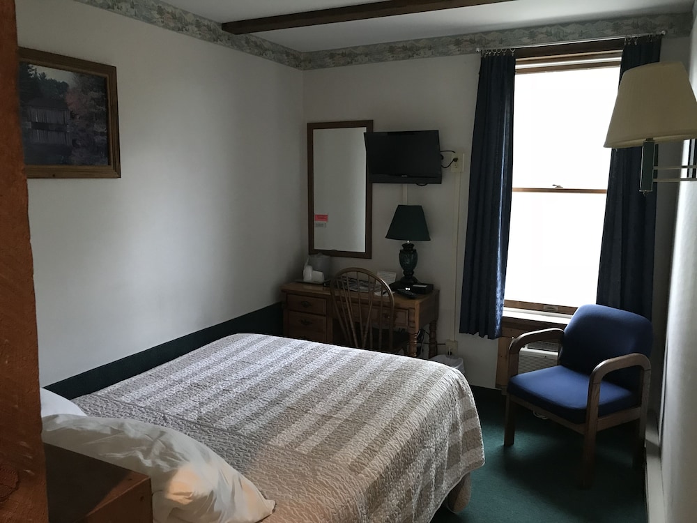 Room, 1 Single Bed (Second floor, stairway access only)