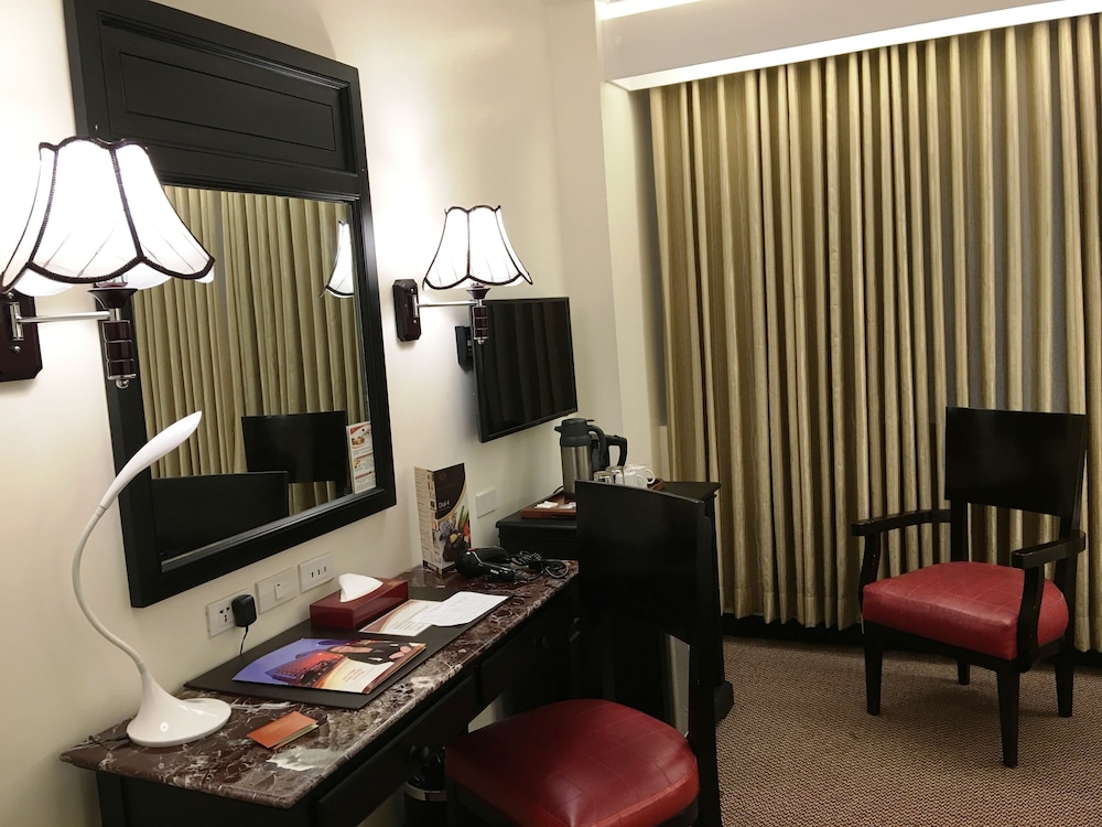 Deluxe Room - Photo 8