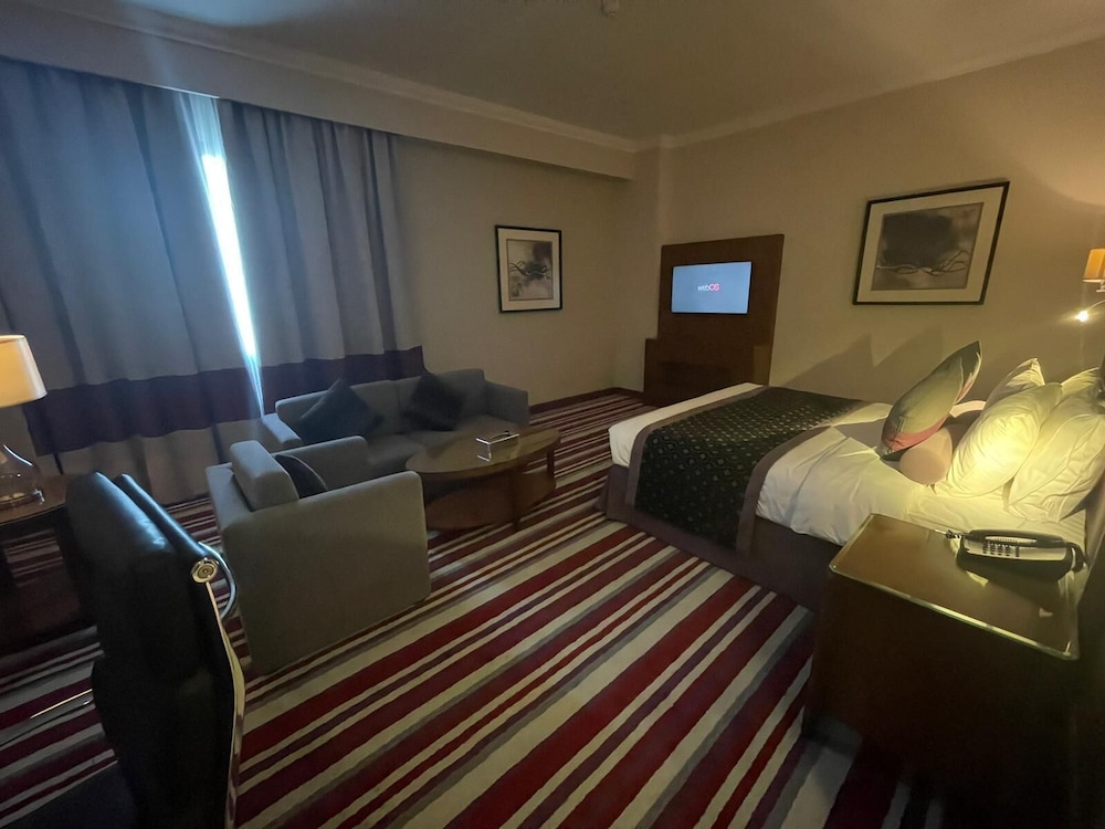 Deluxe Double or Twin Room - Photo 10