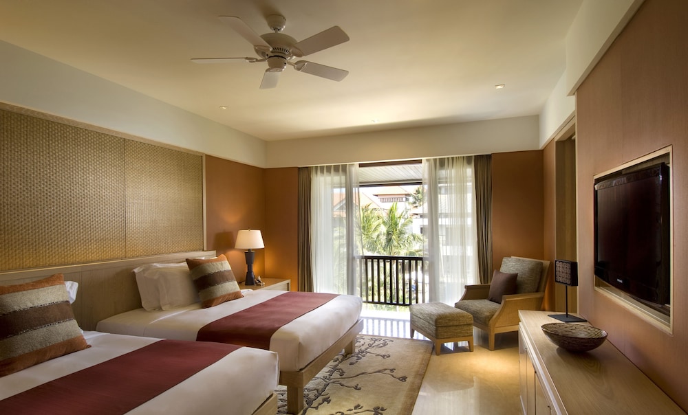 Conrad Suite, 2 Twin Beds - Photo 2