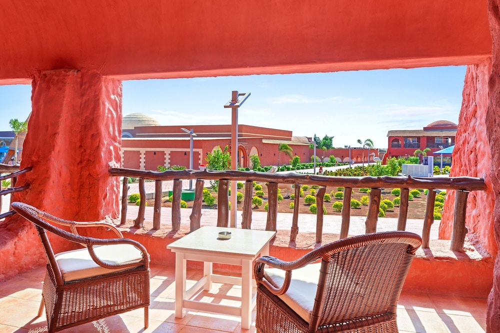 Deluxe Double Room, Garden View - Photo 7