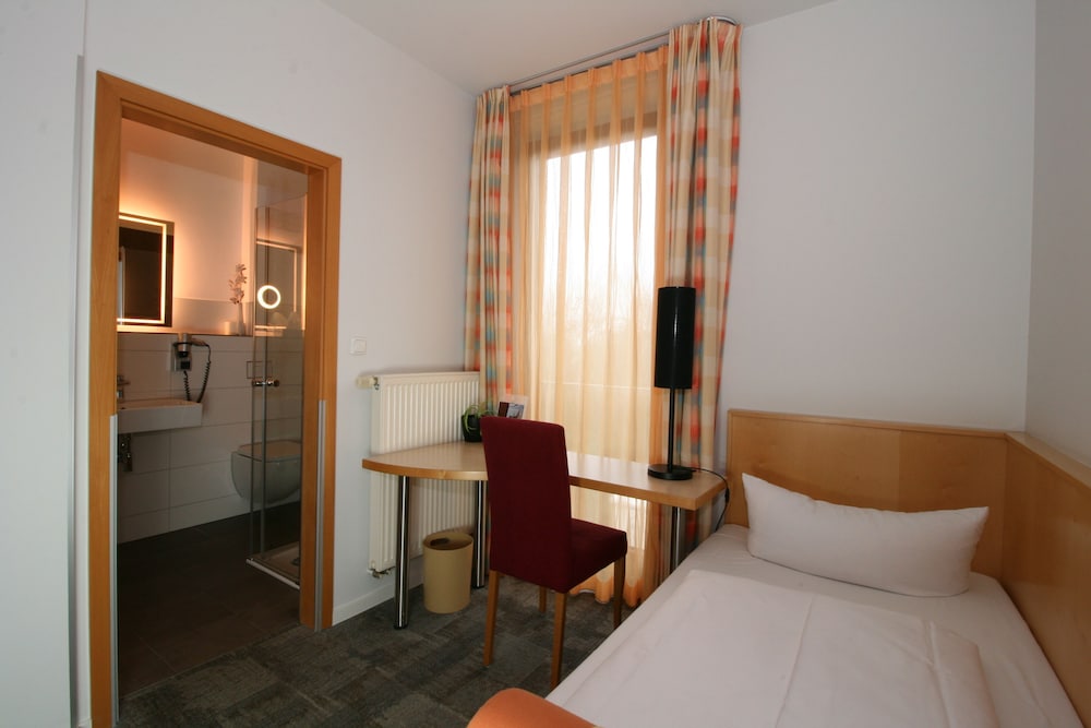 Single Room photo 3