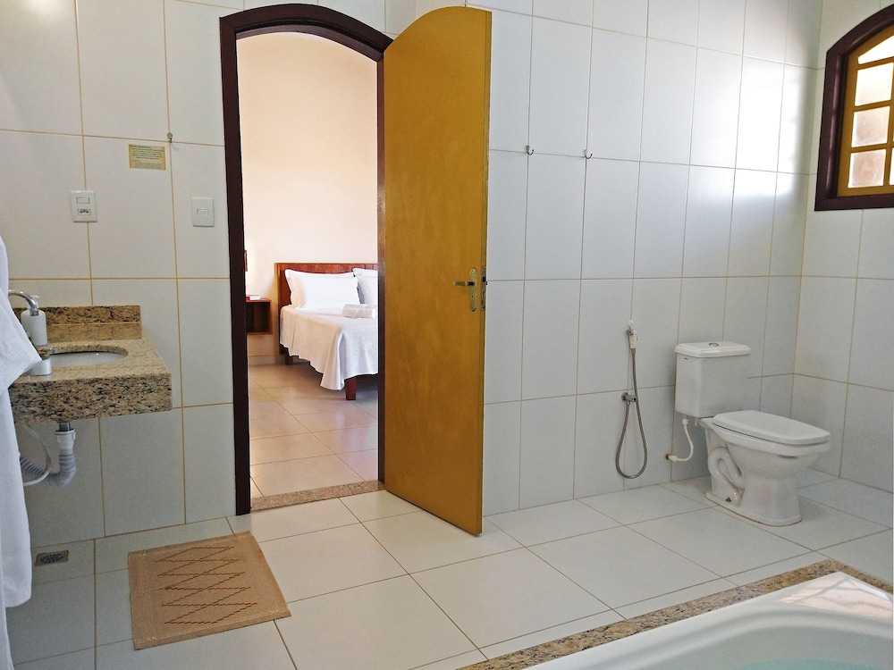 Deluxe Double Room, 1 Queen Bed photo 3