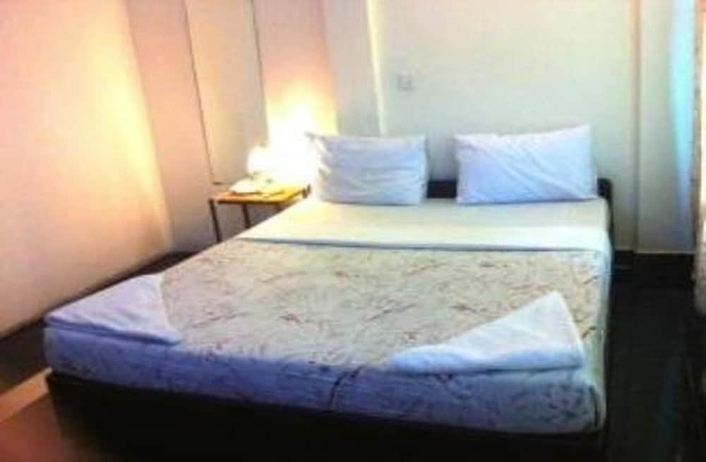 Double Room (Double Room with Fan)