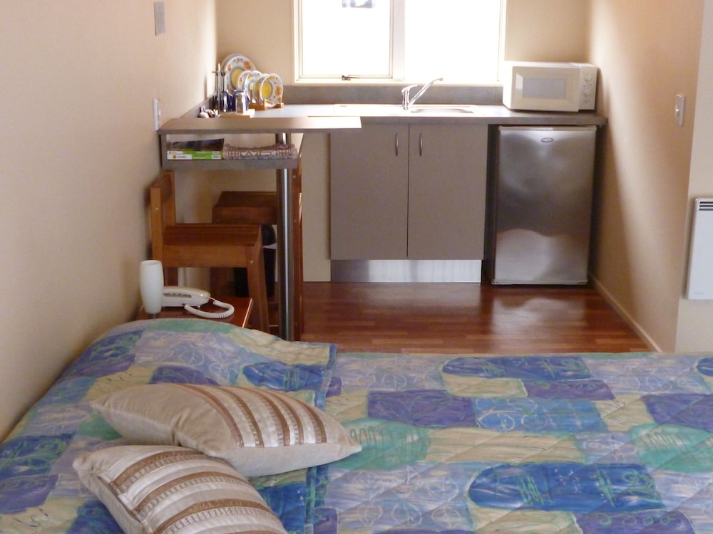 Standard Studio, Non Smoking, Kitchenette (Super King Studio Unit 3) photo 2