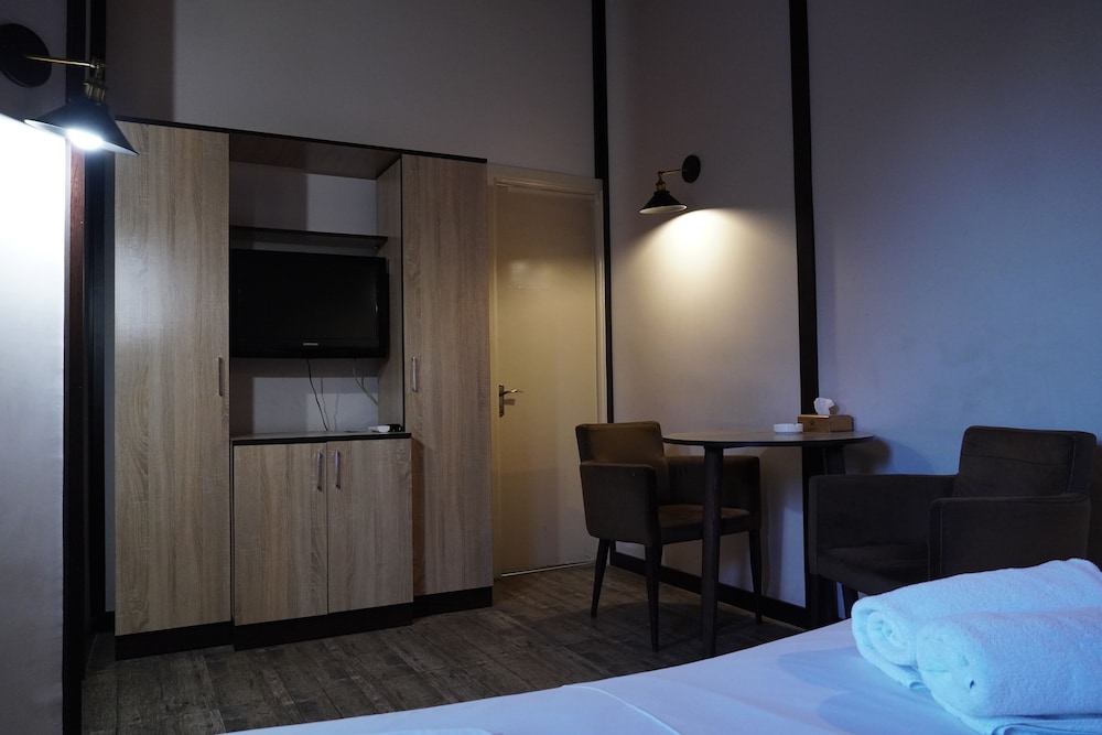 Economy Double Room photo 1