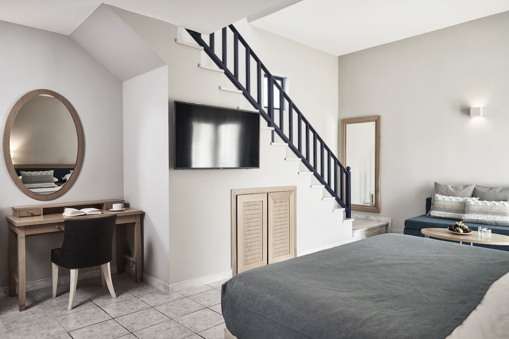Maisonette Suite | Resort Area