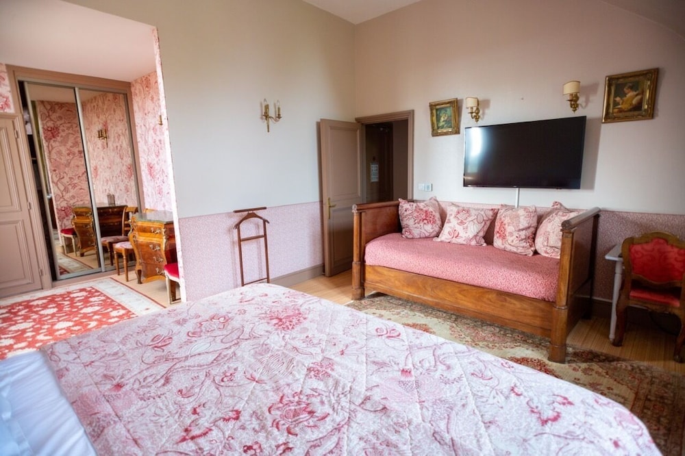 Deluxe Double Room, Ensuite, Garden View (Grande Demoiselle) - Photo 3