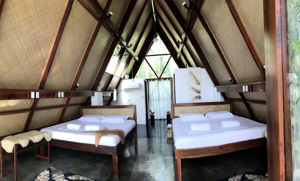 King Villa - Photo 1