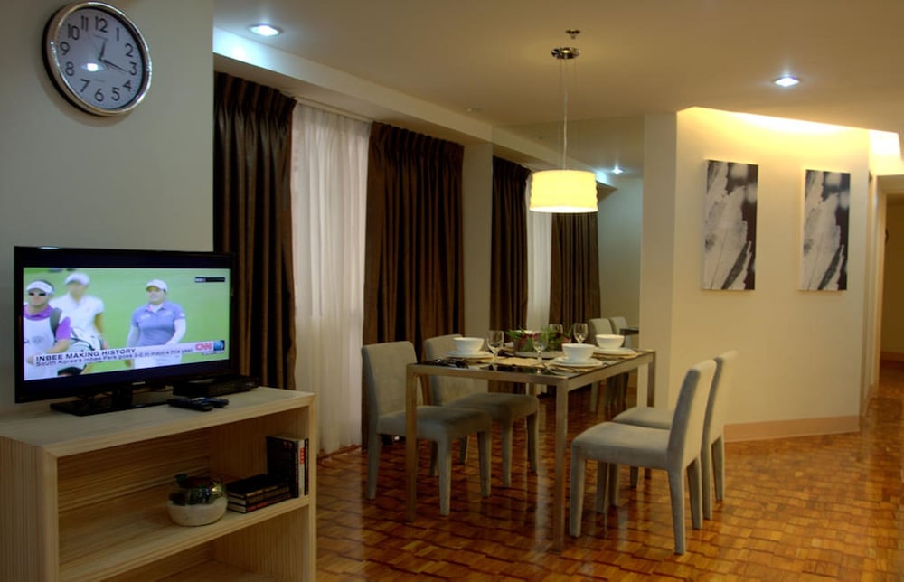 One Bedroom - Photo 10