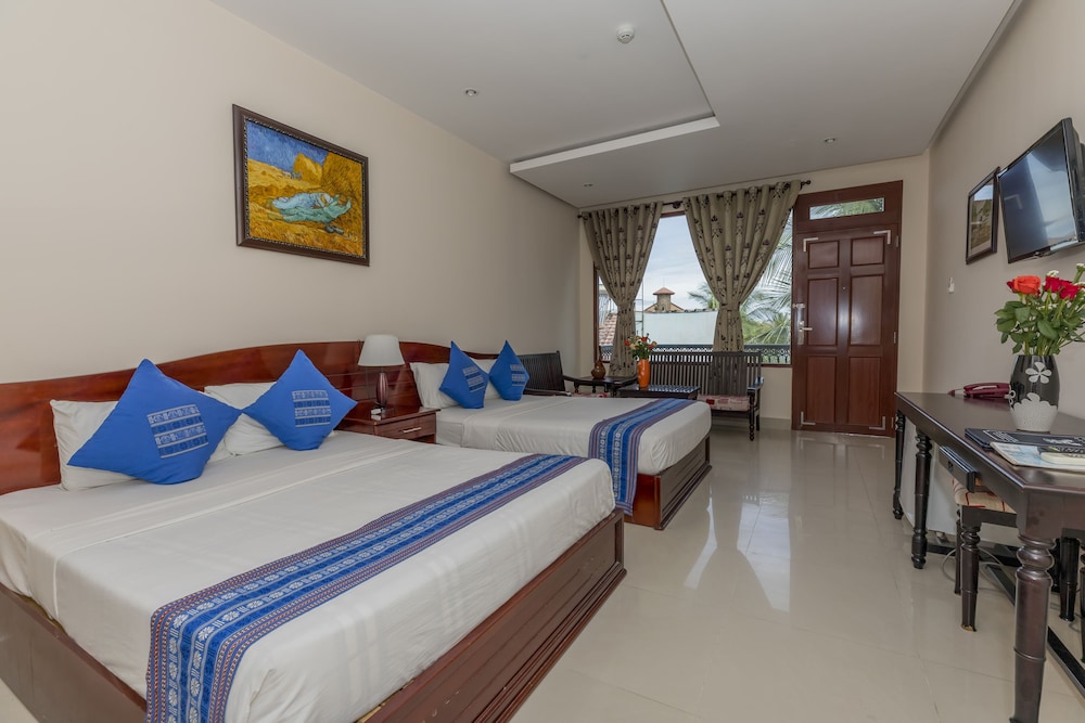 Deluxe Ocean or Garden View - Photo 1