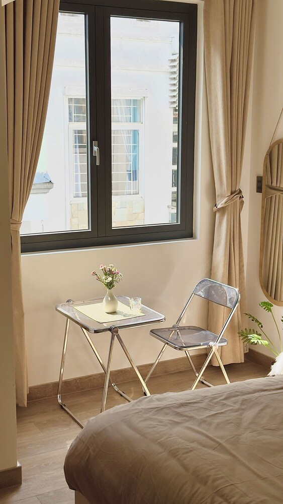 Standard Studio, 1 King Bed, Housekeeping, City View photo 3