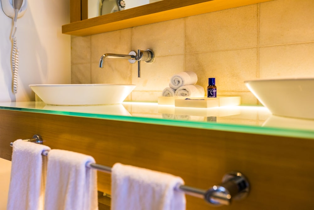 Deluxe King Size Bed Resort View - Photo 7
