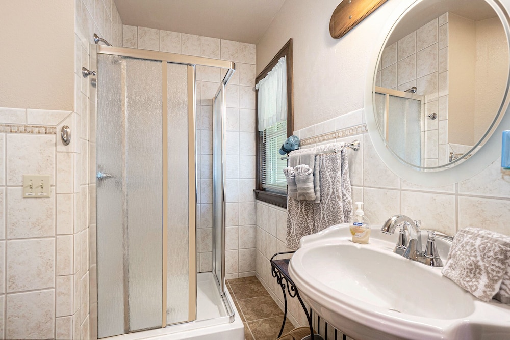 Standard Double Room, Ensuite (St.Moritz Suite) photo 2