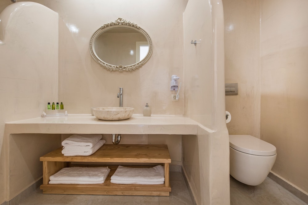 Junior Suite, Sea View (& private jetted tub) - Photo 2