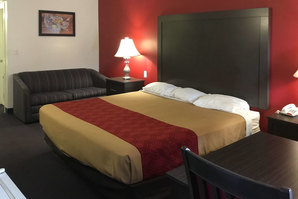 Standard Room, 1 King Bed, Non Smoking - Photo 1