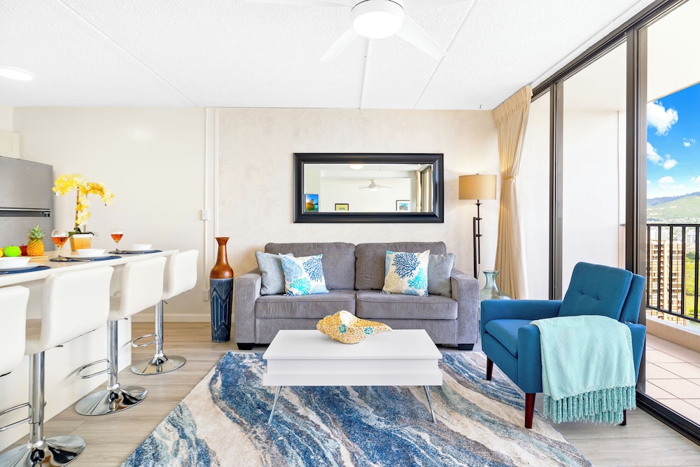 High Floor Mountain View Condo with 2 Beds and Parking: Apartment, 1 Bedroom, Air conditioning, Mountain View (0061) photo