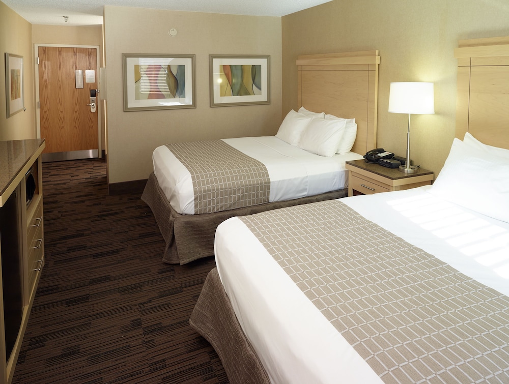 Premium Room, 2 Queen Beds, Non Smoking - Photo 1