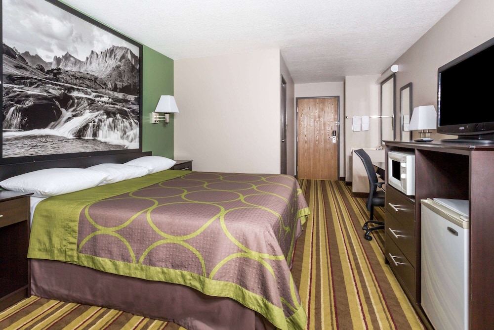 Standard Room, 1 King Bed, Accessible, Non Smoking (Mobility Accessible) - Photo 1