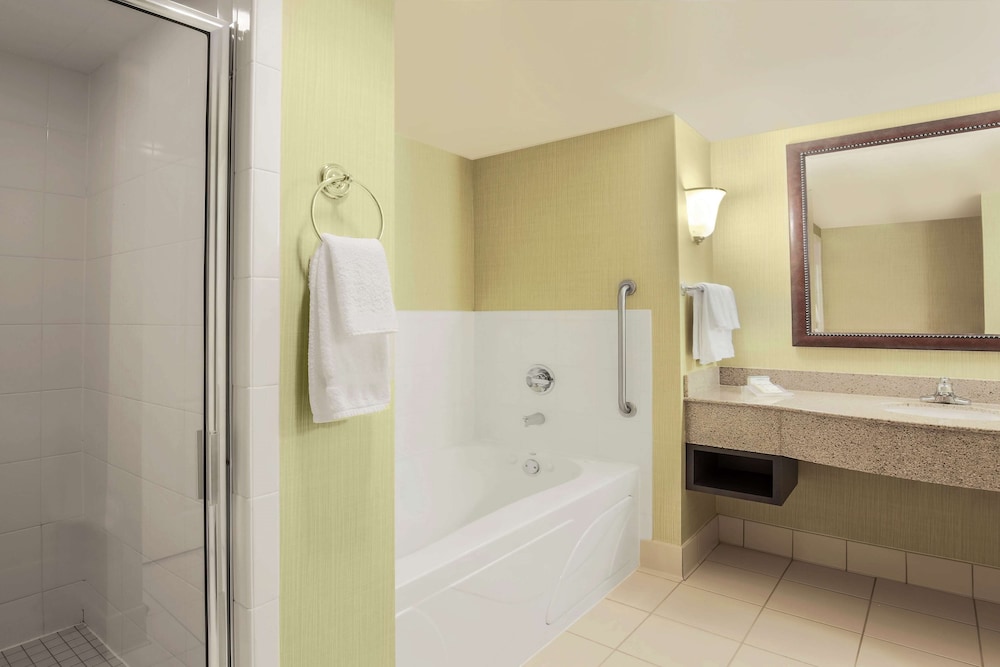 Suite, Accessible - Photo 3