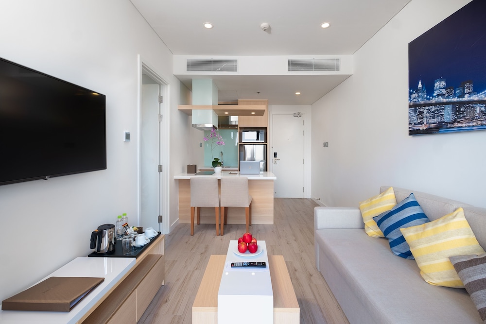 Suite, 1 Bedroom - Photo 4