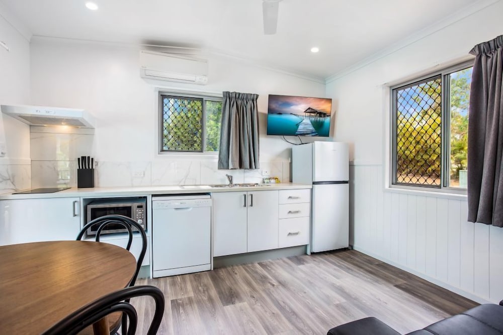Standard 1 Bedroom Cabin - S6 photo 3