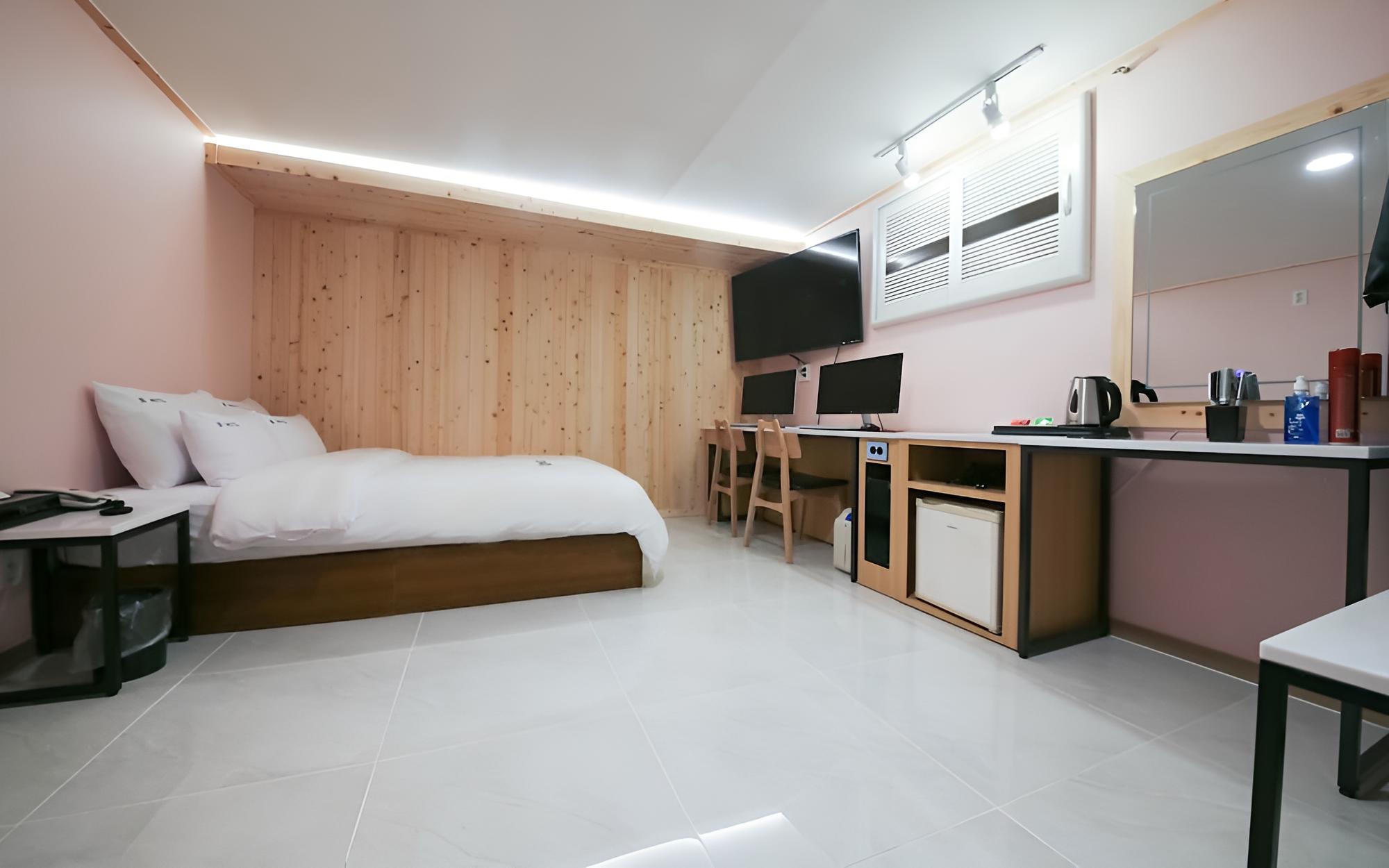 Room (Special Room 2 PC (All OTT Service Av) - Photo 2