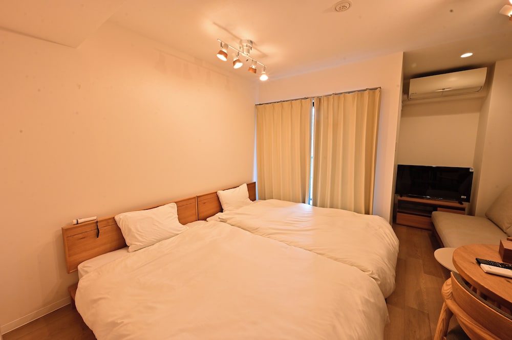 Basic Apartment, Balcony, City View