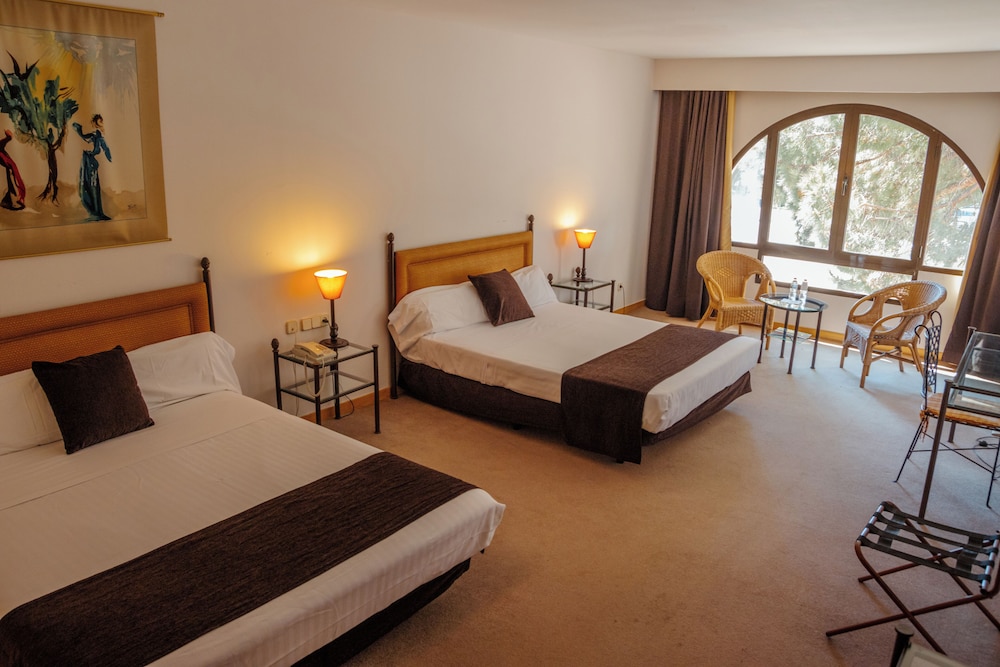 Superior Quadruple Room photo 2