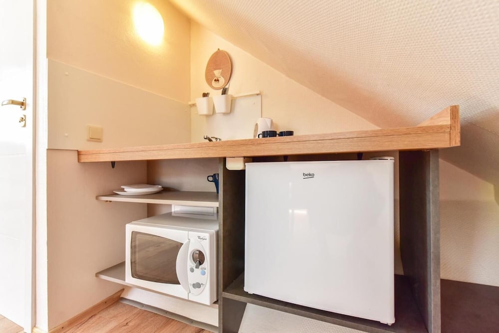 Deluxe Apartment, Private Bathroom, Garden View photo 3