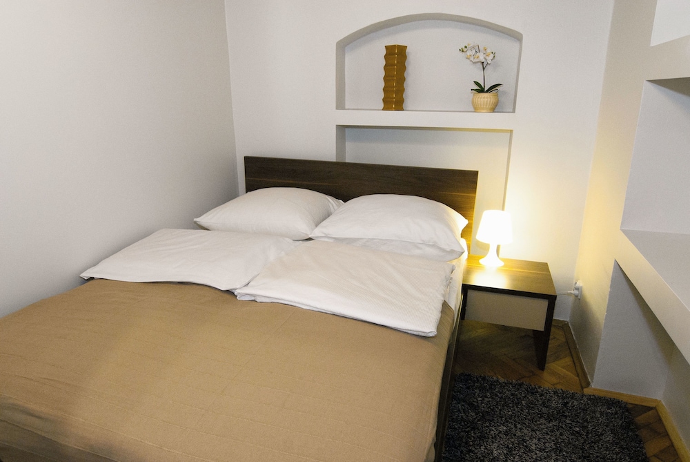 Apartment Selected at Check-In - different locations (6 adults) - Photo 7