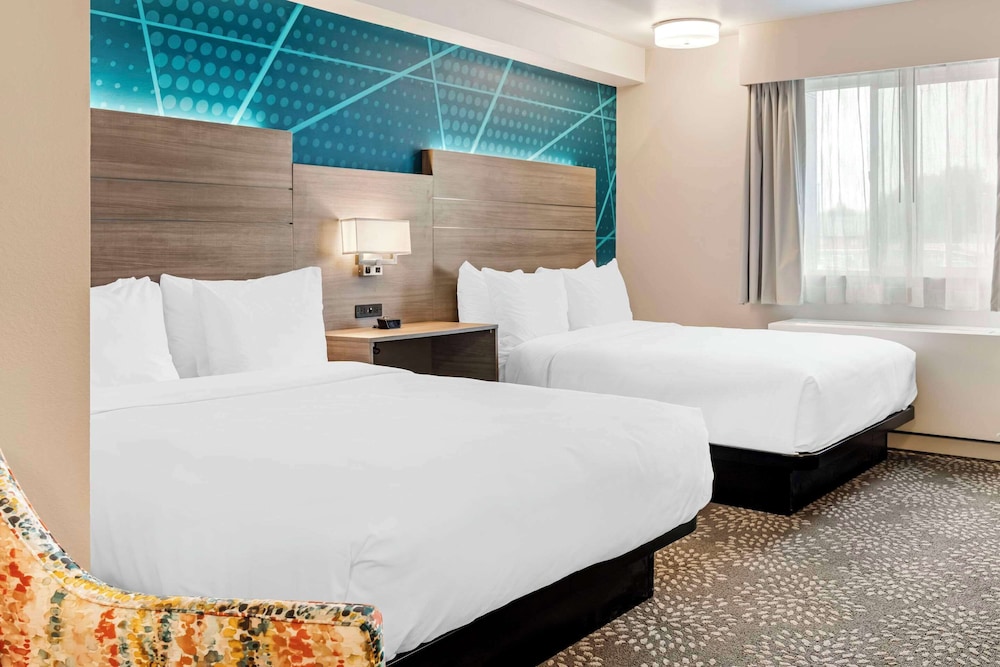 Standard Room, 2 Queen Beds, Non Smoking - Photo 1