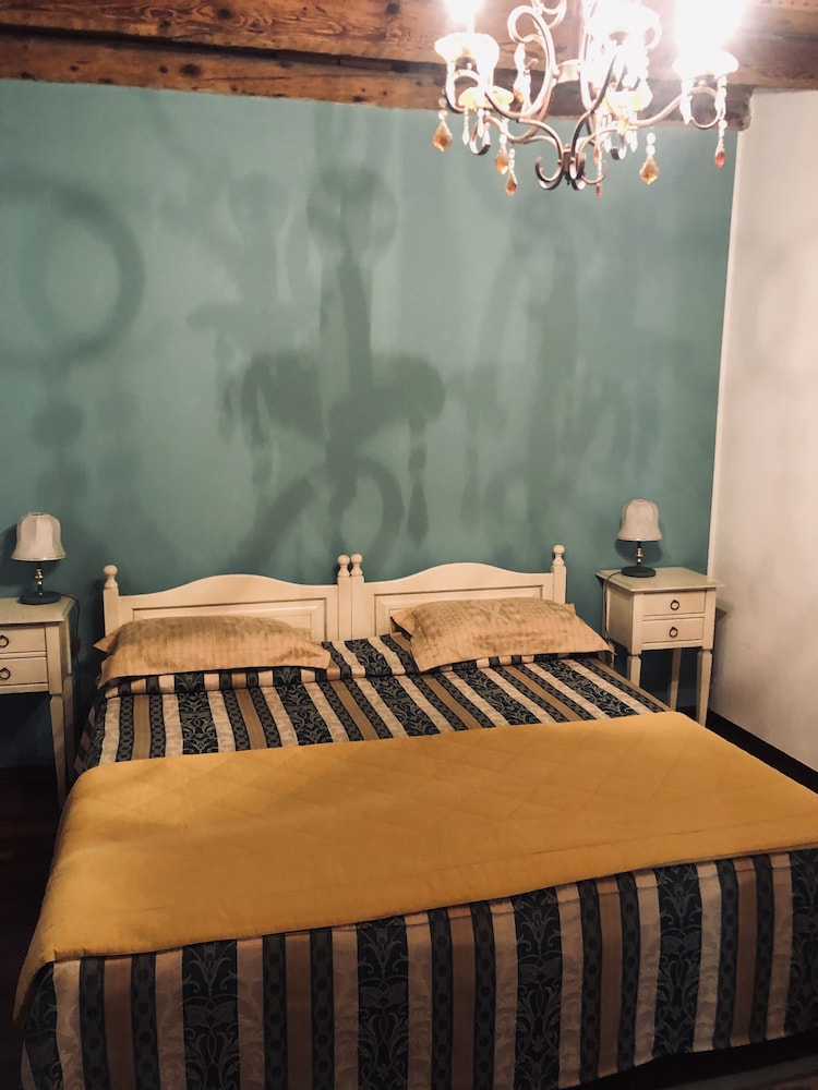 Basic Double Room photo 2