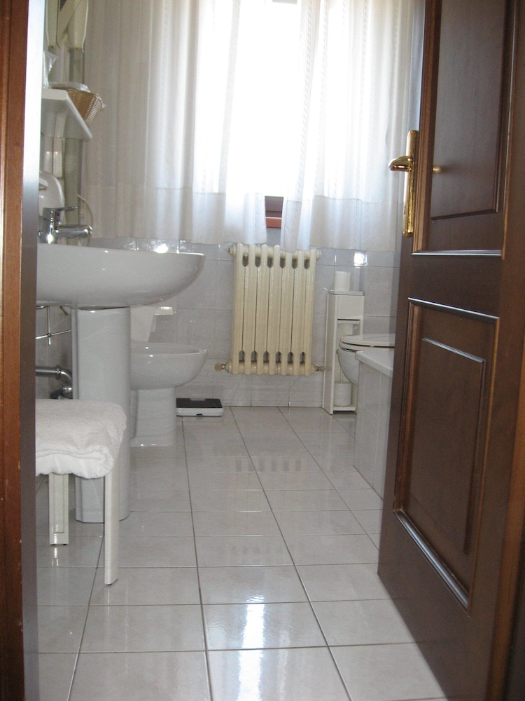 Quadruple Room - Photo 2