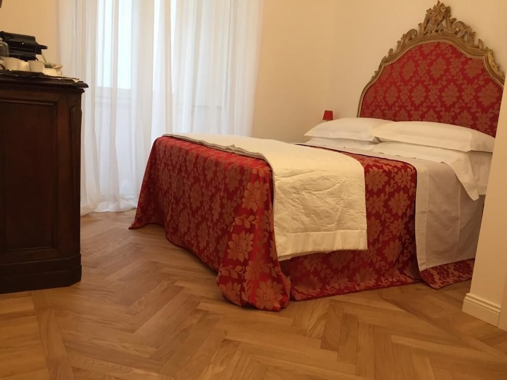 Double Room, 1 Double Bed (Amélie)