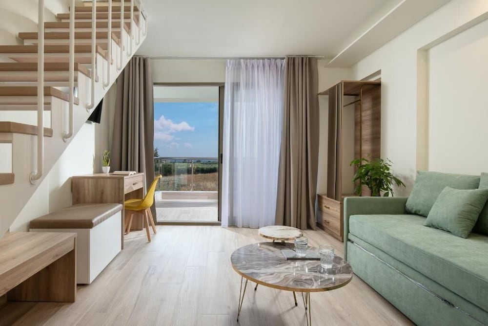 Suite, Sea View