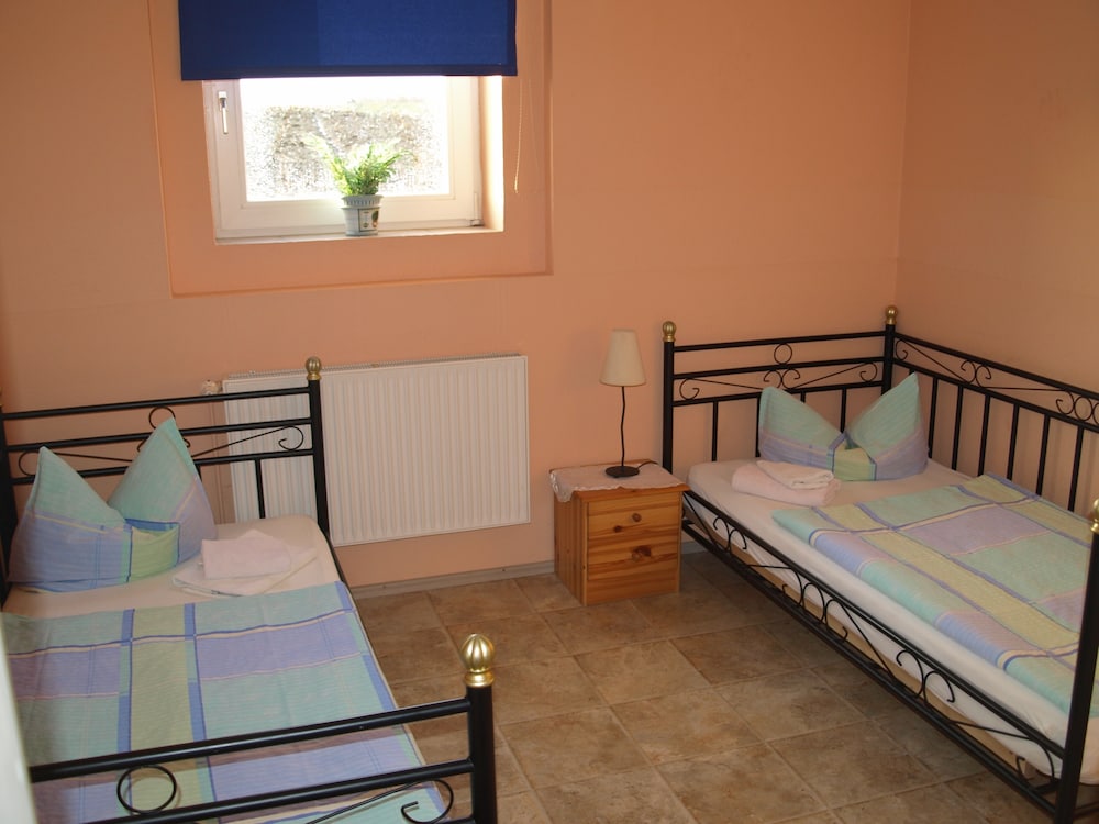 Standard Triple Room - Photo 2