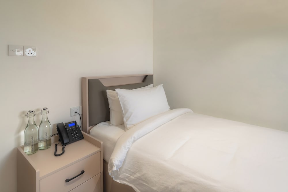 Single Room, City View