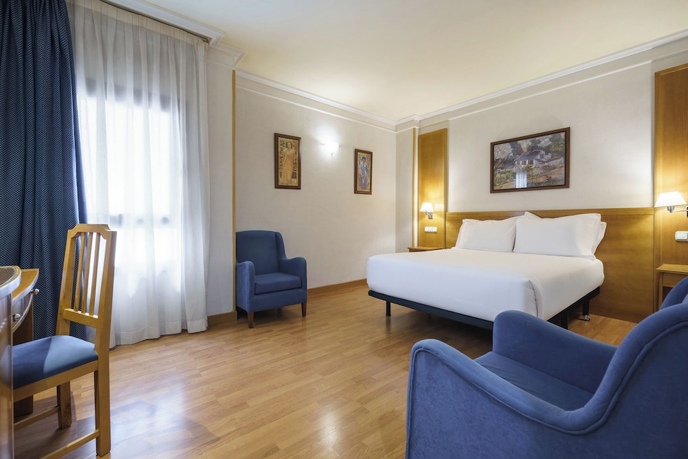 Standard Triple Room (Extra Bed) photo 3