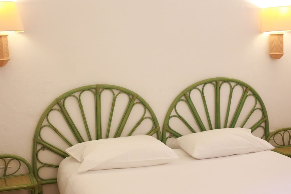 Classic Apartment, 2 Bedrooms, Partial Sea View photo 2