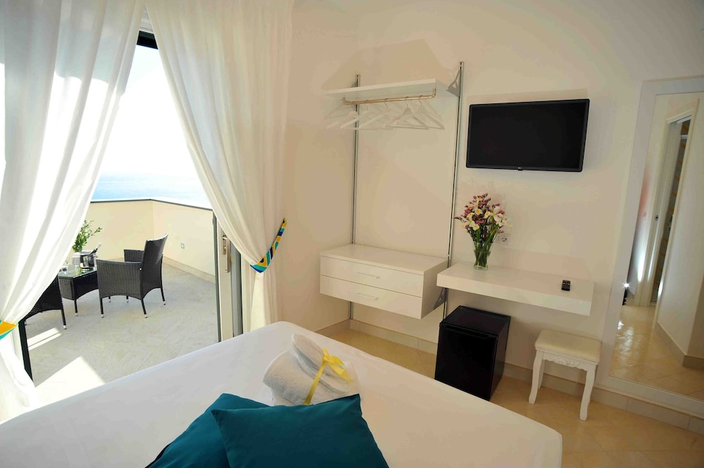 Deluxe Double Room, Balcony, Sea View