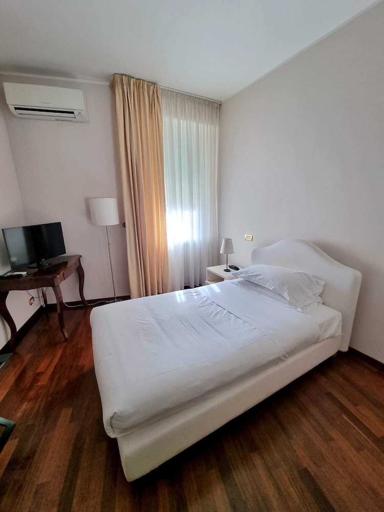 Business Single Room photo 3