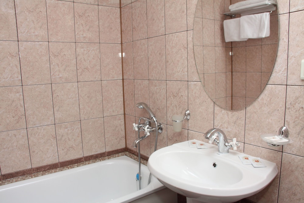 Standard Double or Twin Room photo 3