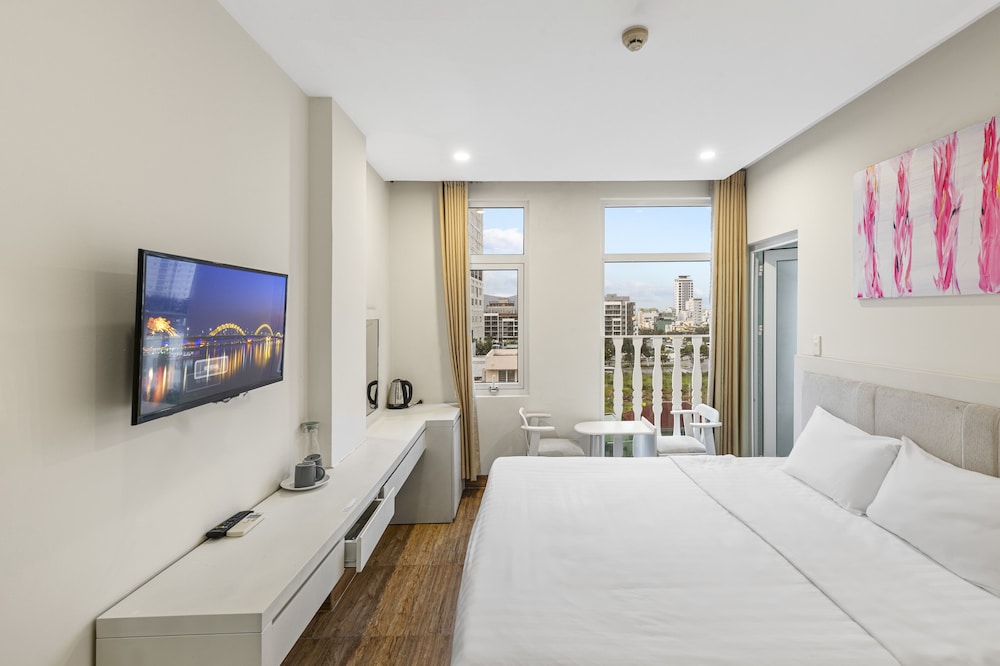 Deluxe Double Room, City View