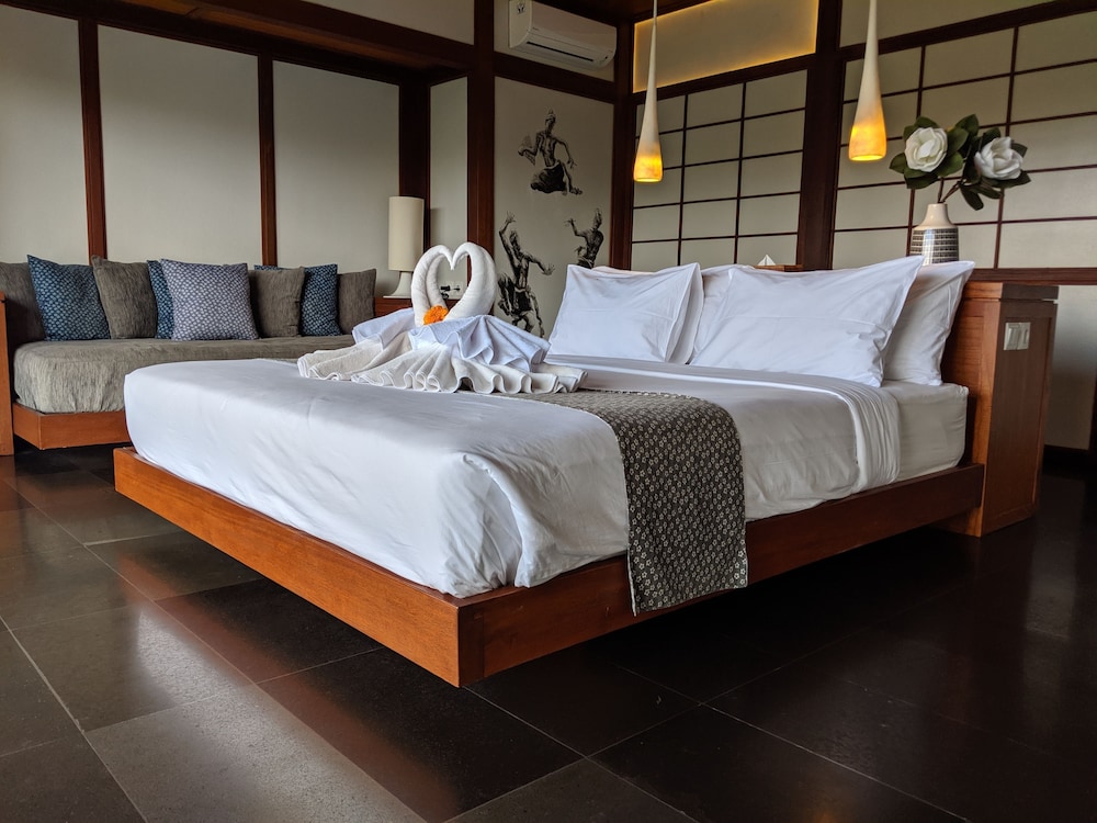 Deluxe Double or Twin Room, Balcony photo 3