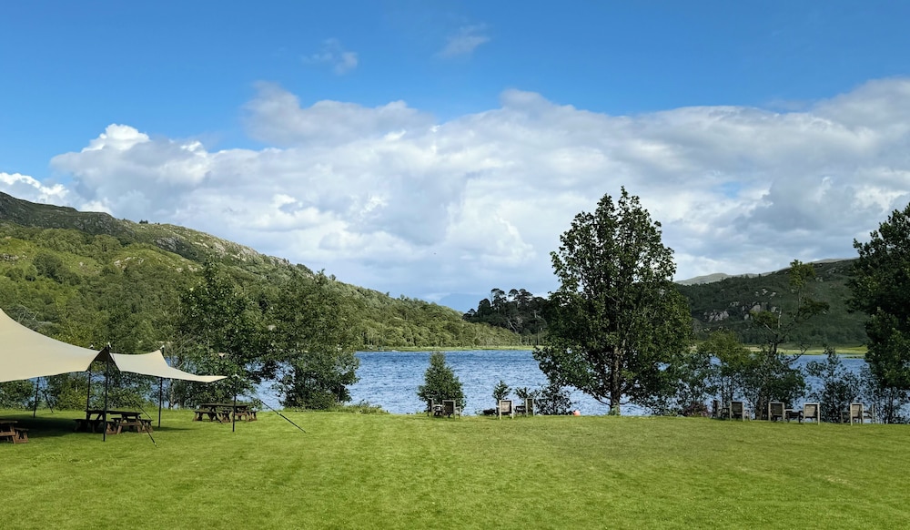 Loch View Family Room photo 2