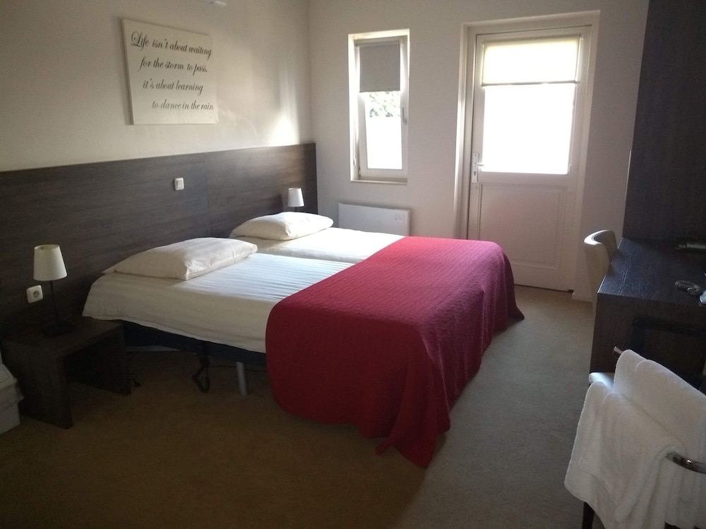 Single Room photo 3